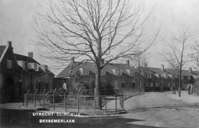 100 Gezicht in de Bessemerlaan te Zuilen. N.B. Deze straat is per 1 jan. 1954 bij de gemeente Utrecht gevoegd.